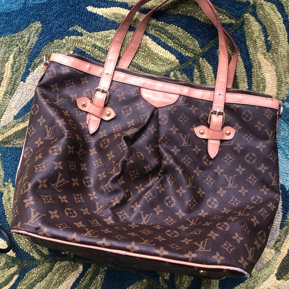 Authentic Louis Vuitton hand bag /tote